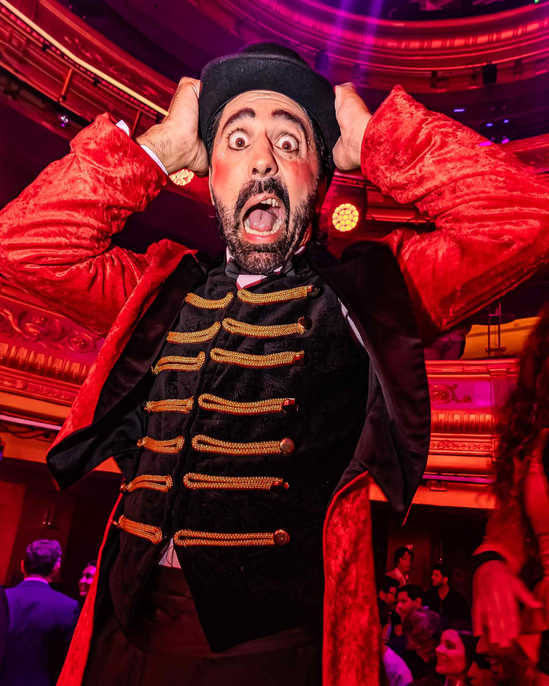 luces neón en discoteca